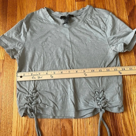 Forever21 T-shirt - Picture 2 of 4